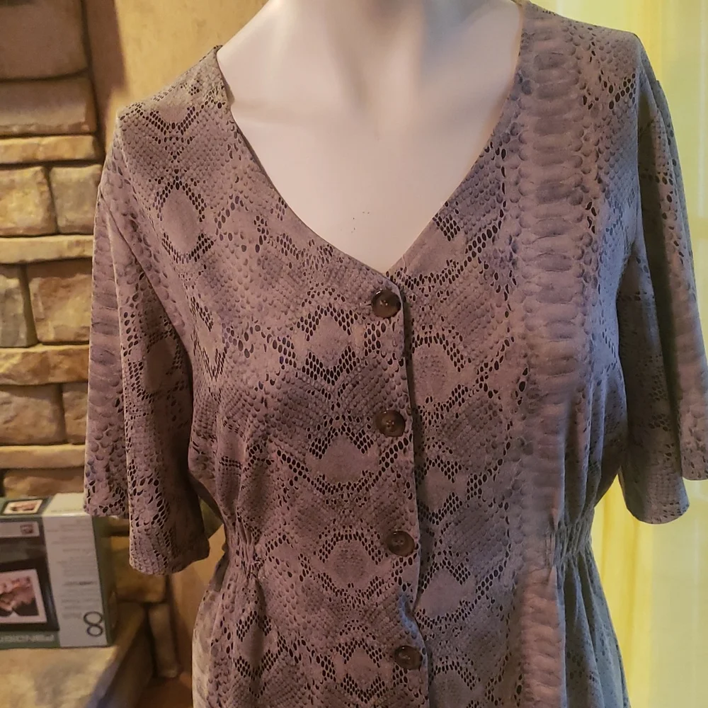 Ladies - Picture 2 of 4